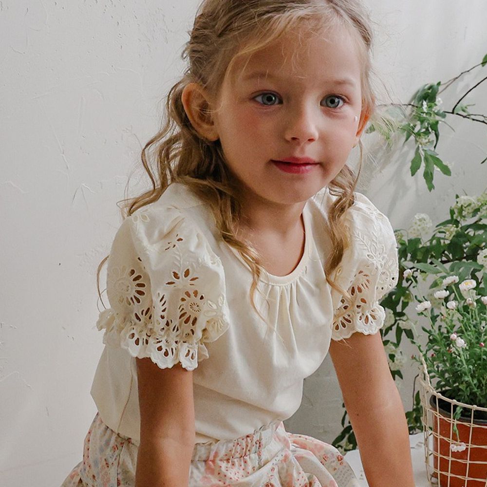 Puellaflo 造型鏤空蕾絲泡泡袖純棉上衣-淺黃