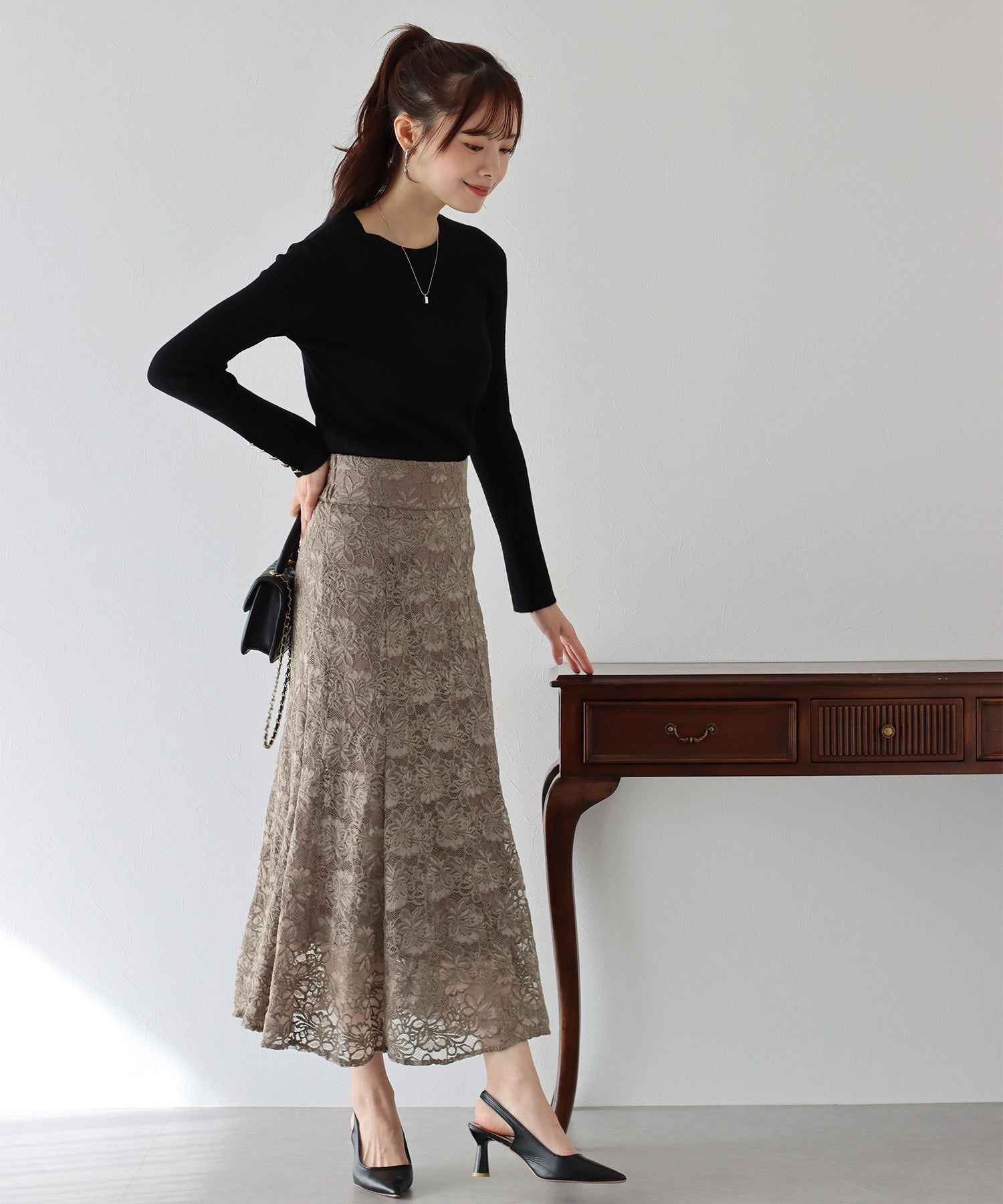 日本 BLUE EAST - 華麗全蕾絲鬆緊魚尾裙-黑