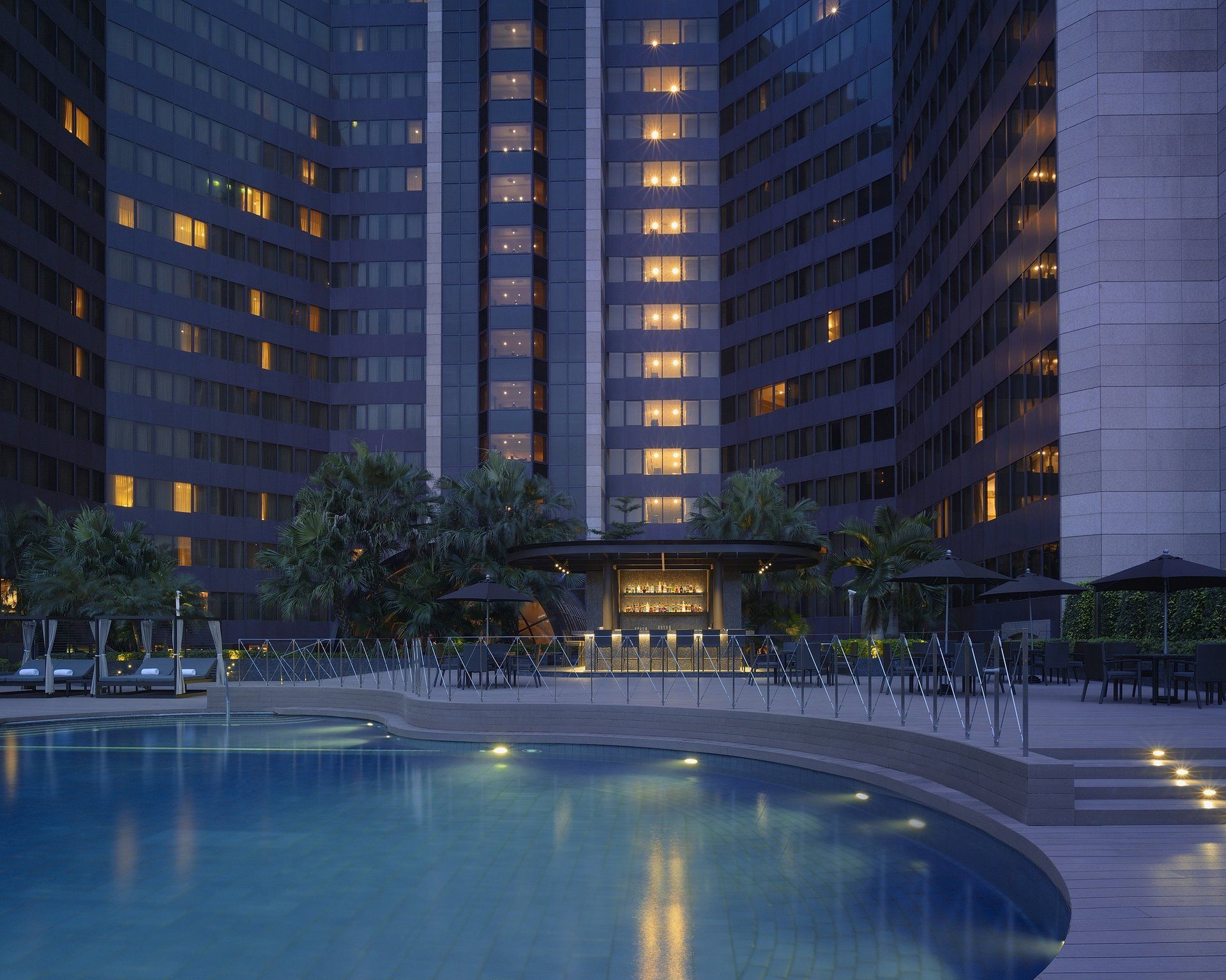 2大2小★暑假不加價【台北君悅】一泊二食豪華度假之旅