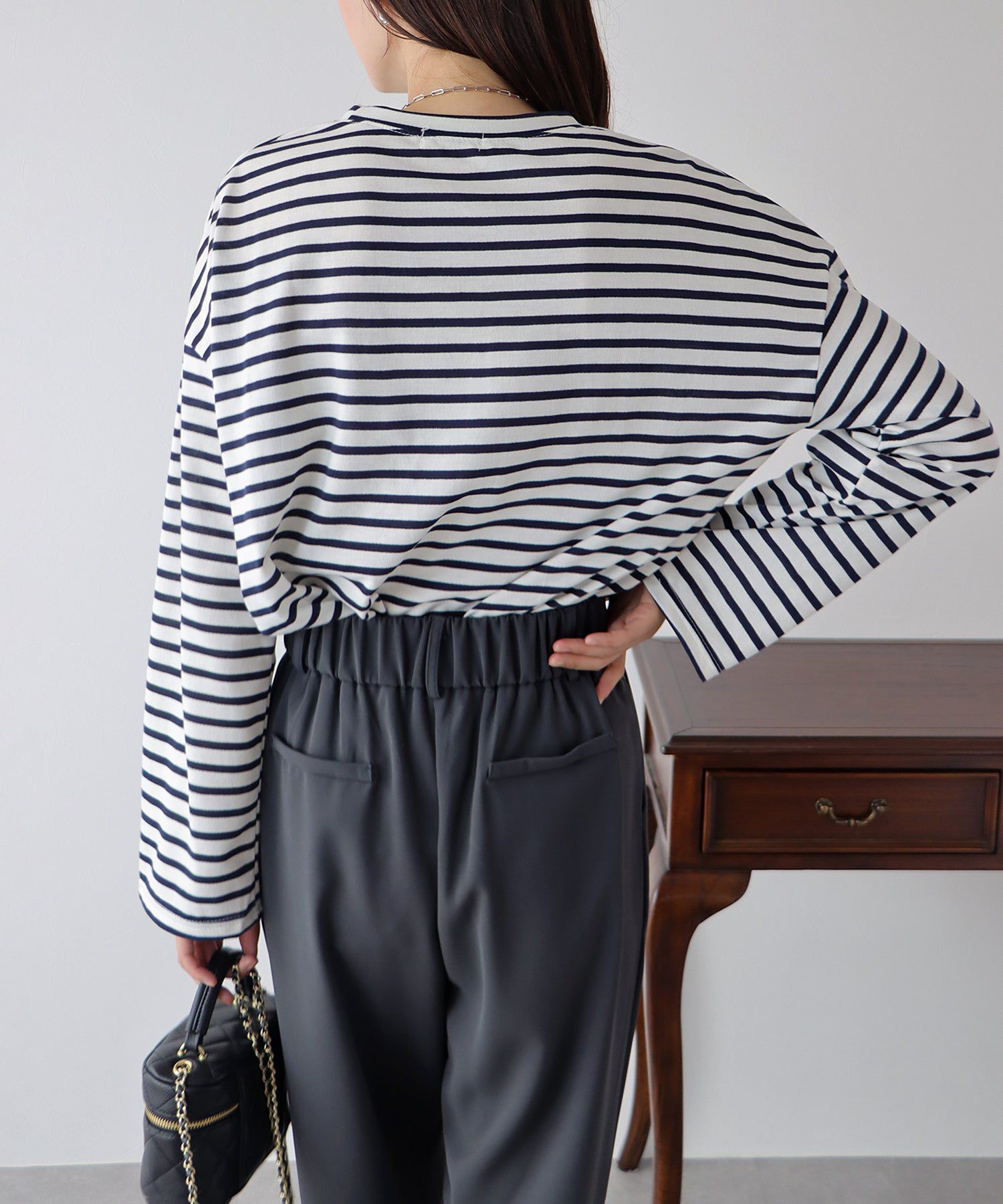 日本 BLUE EAST - 圓領百搭柔軟薄長袖上衣-條紋-深藍