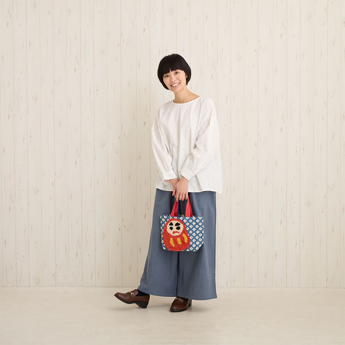 日本 TOMO - [限定]開運好物刺繡手提袋-招財貓-紅 (30×20×D10cm)