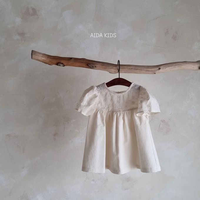 韓國 AIDA - 質感蕾絲花繡短袖連身洋裝-象牙白