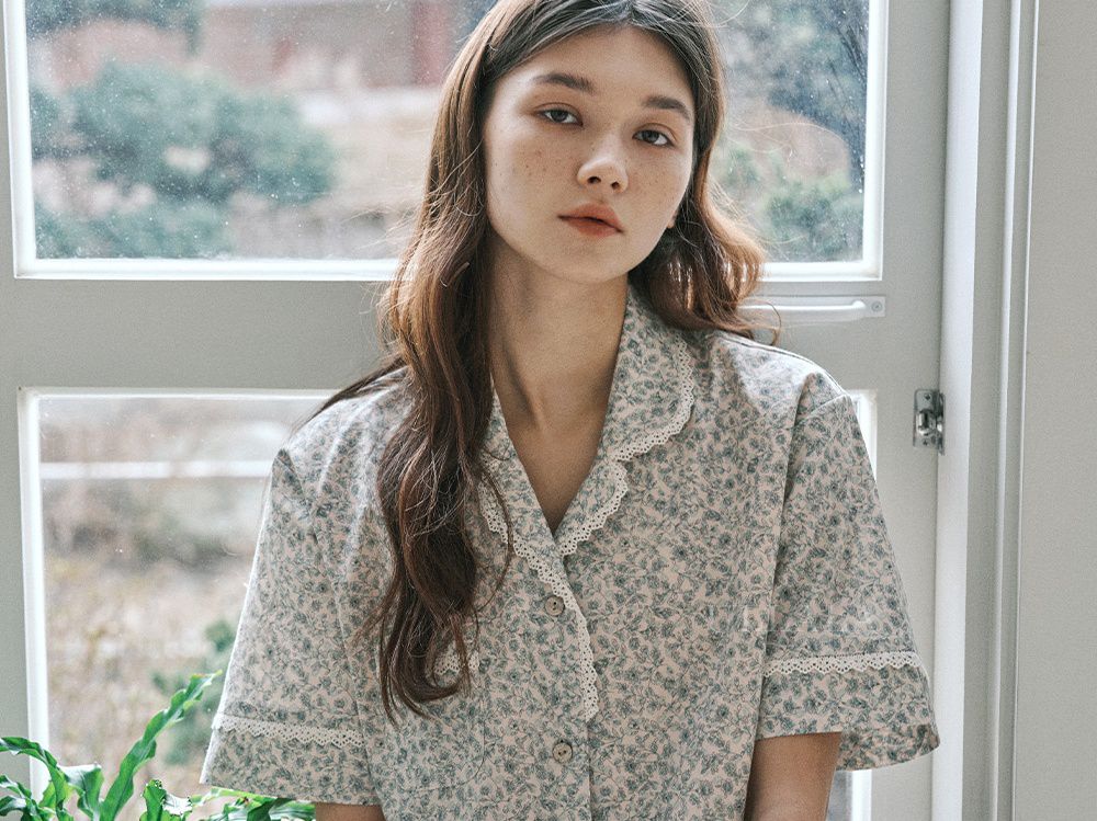 韓國 ULLALA - 滿版碎花短袖睡衣(兩件式) (FREE)