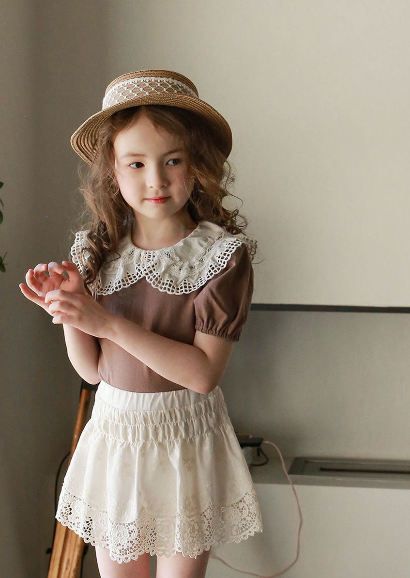 韓國 PuellaFLO - 蕾絲鏤空花瓣下襬褲裙-米白