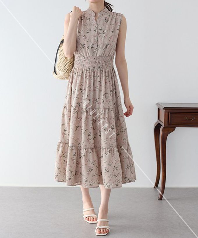 日本 BLUE EAST - 接觸冷感 縮腰顯瘦立領無袖洋裝-線條-黑 (M)