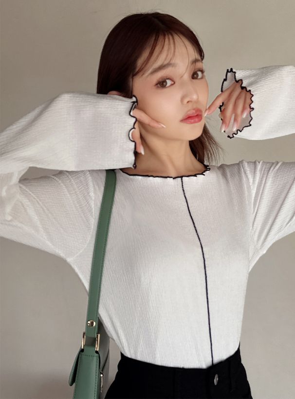 日本 GRL - 撞色木耳捲邊皺縮長袖上衣-黑x白 (F)