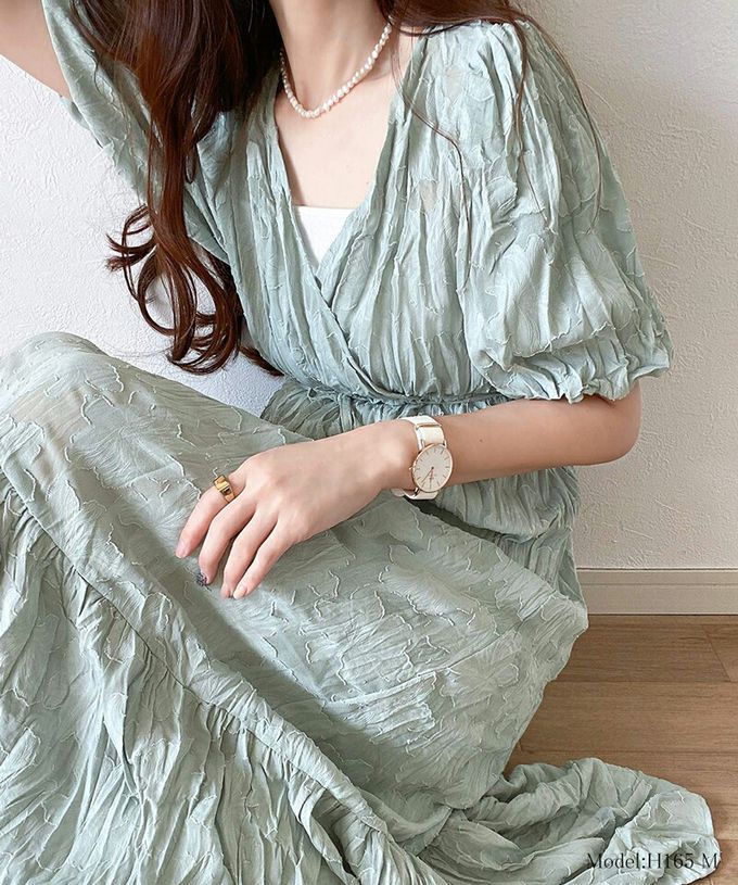 日本 Classical Elf - 透膚露背花卉皺摺深V泡泡袖洋裝-淺綠