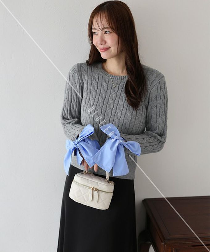 日本 BLUE EAST - 亮麗蝴蝶結緞帶袖麻花針織上衣-象牙白