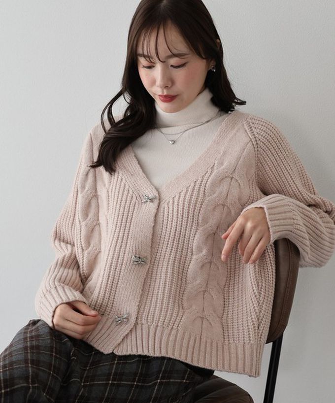 日本 BLUE EAST - 蝴蝶結寶石V領麻花粗編開襟衫-白 (M)