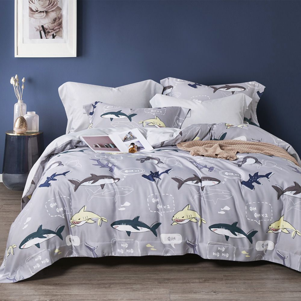 吸濕排汗天絲-鯊魚好餓-加大床包枕套組(含床包*1+枕套*2)