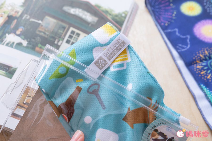 日本 DECOLE - 神奇水涼感巾(附領巾釦/收納袋)-海底世界-水藍 (20x90cm)