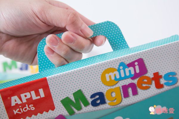 西班牙 APLI - 旅行磁力拼圖-叢林-磁性底板2片+三角形磁力片30個