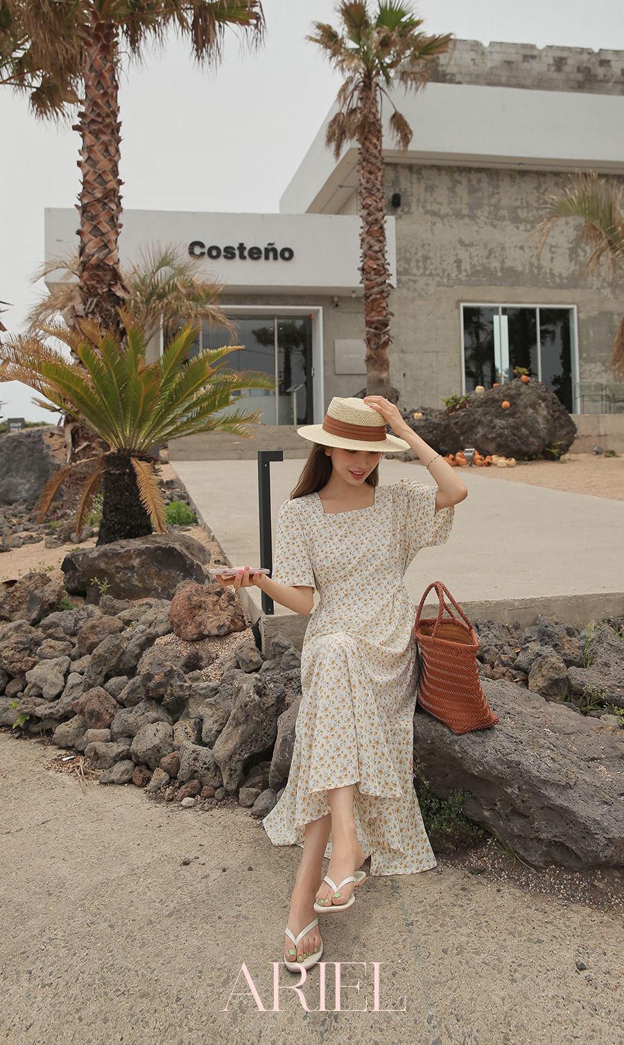 韓國 Urbantheroom - 滿版花朵ㄩ領收腰長洋裝-紫花 (Free)