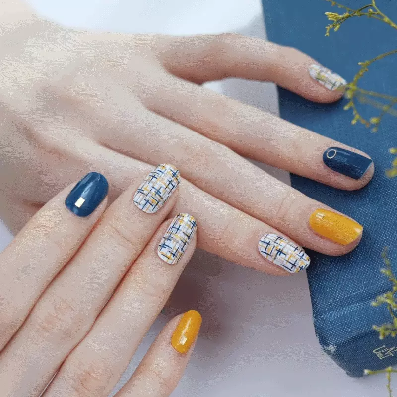 韓國 Glossy Blossom - 美甲貼-藍粉水鑽-一張20貼+美甲貼磨甲棒