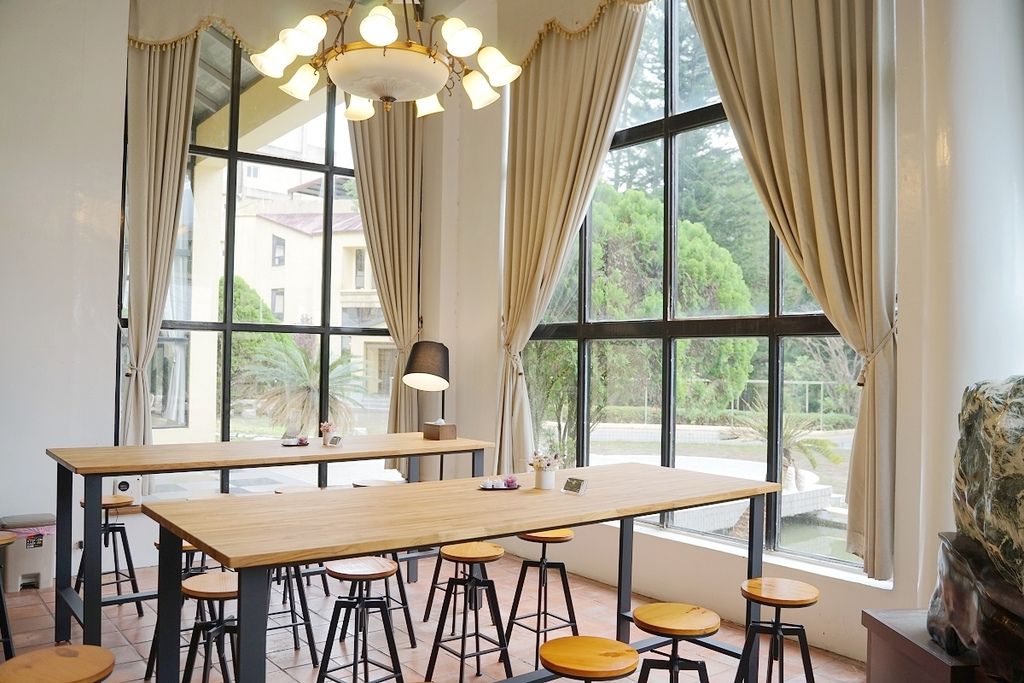 台東曙光渡假酒店 - 【五館聯合】媽咪愛特談四人房一泊一食平日住宿券-無使用期限