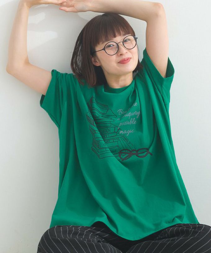 日本 Lupilien - 16OE天竺棉 氣質書籍印花寬鬆短袖上衣-草綠