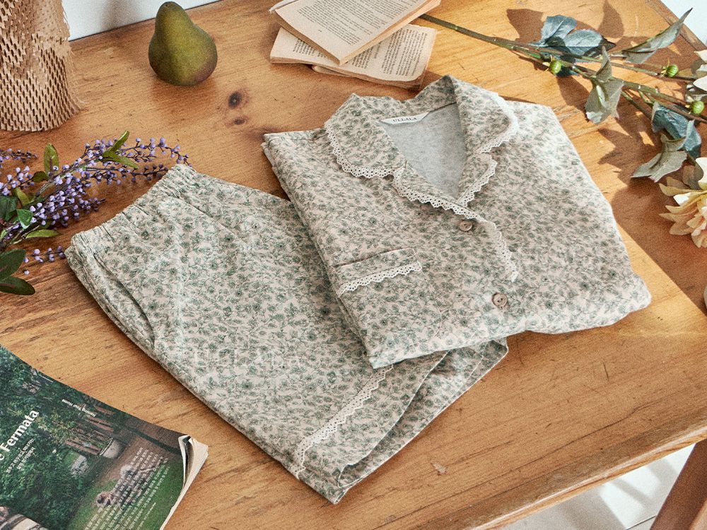 韓國 ULLALA - 滿版碎花短袖睡衣(兩件式) (FREE)