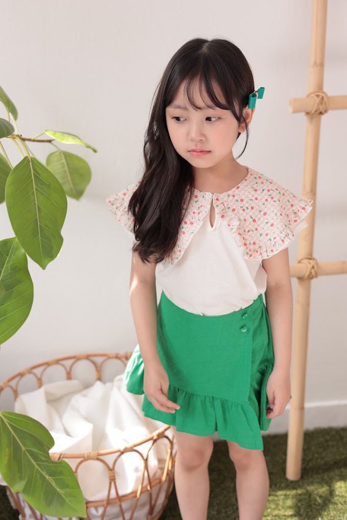 韓國 Dalla - 小花格子荷葉領短袖上衣-象牙白