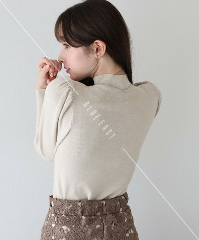 日本 BLUE EAST - 宮廷風百搭針織微高領長袖上衣-米杏
