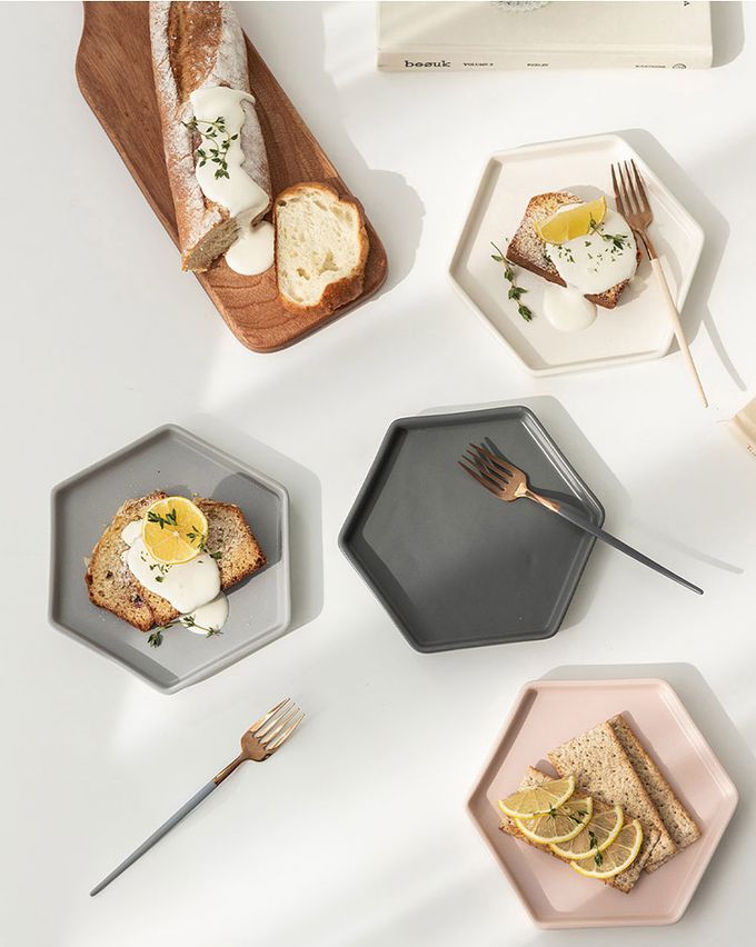 韓國 SSUEIM - Mariebel系列莫蘭迪陶瓷六角淺盤Ｍ (奶油白)