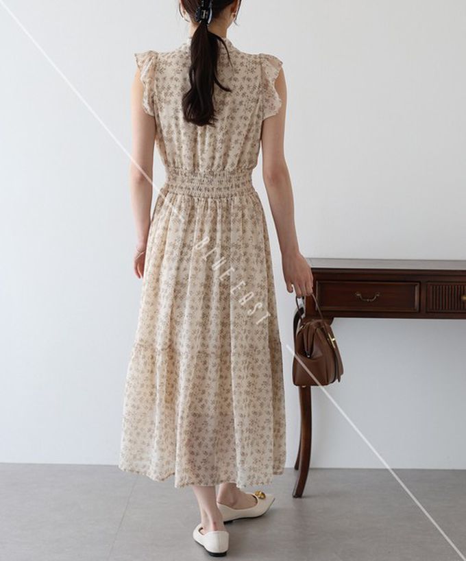 日本 BLUE EAST - 甜美雪紡束腰小荷葉短袖洋裝-碎花-米杏 (M)