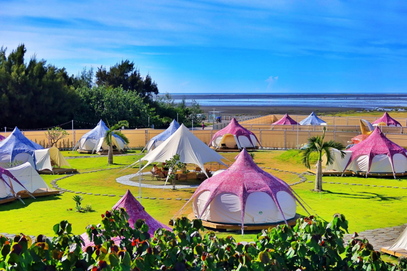 蟬說: 夕陽漫漫 Slowly Sunset Glamping - 平日入住-[豪華露營 5 米水滴帳]/四人房兩大床一泊二食再贈下午茶-12歲(含)以下孩童免費兩位可共食-優惠效期至 2024/01/31