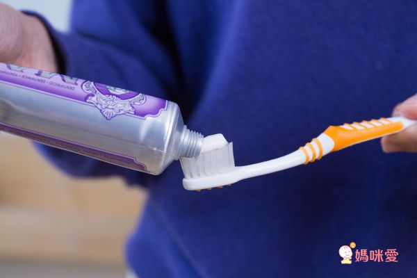 義大利Marvis - 甘草薄荷牙膏-黑 (85ml)