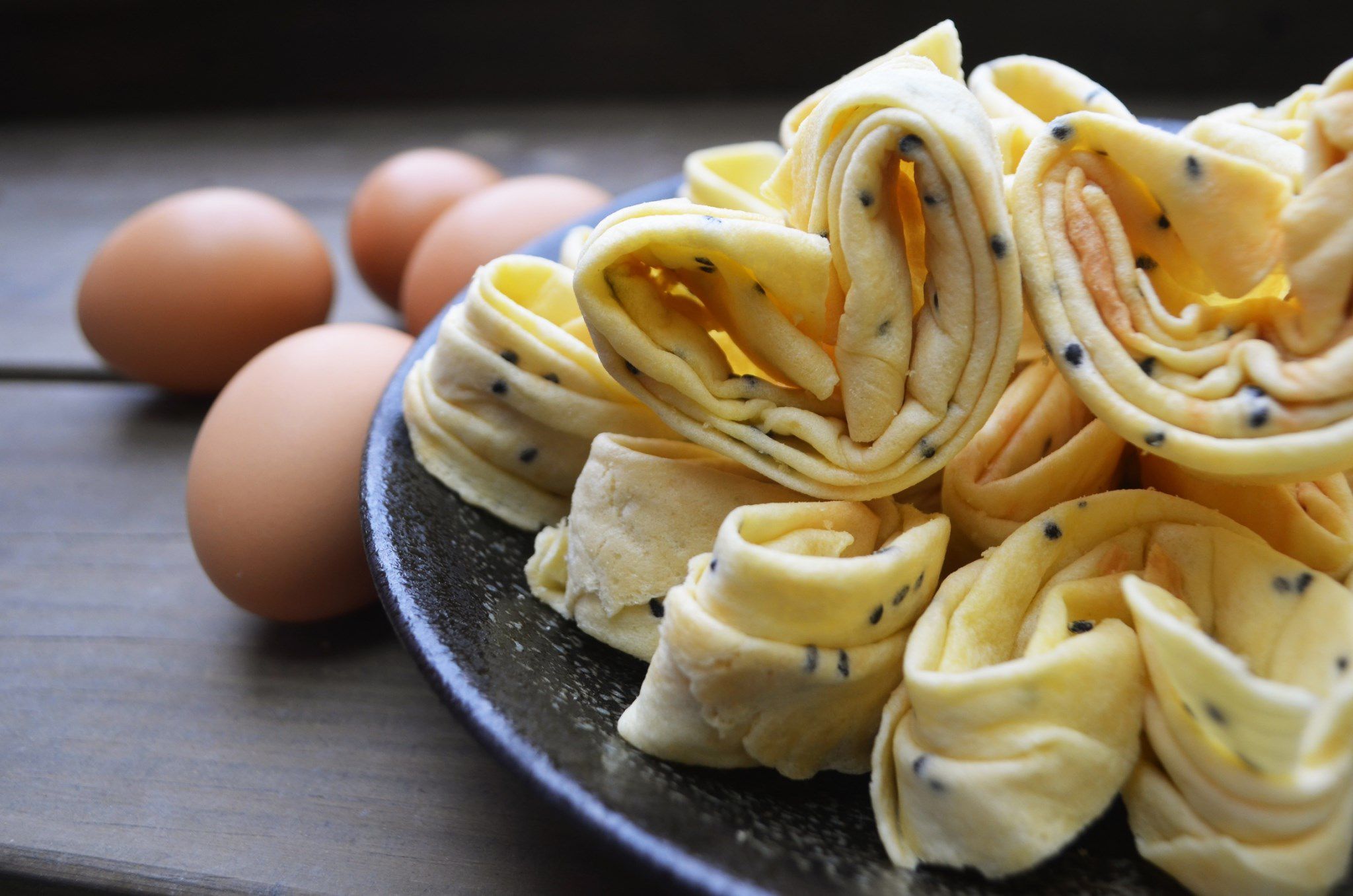 千層酥脆口感【唯渡烘焙】手工月亮蛋捲