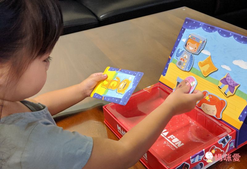 打開就有豐富場景！澳洲【Tiger Tribe】磁鐵玩具＆輕巧著色盒