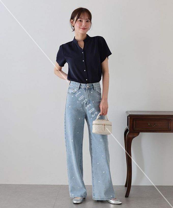 日本 BLUE EAST - 滿版愛心鉚釘高腰丹寧寬褲-淺藍