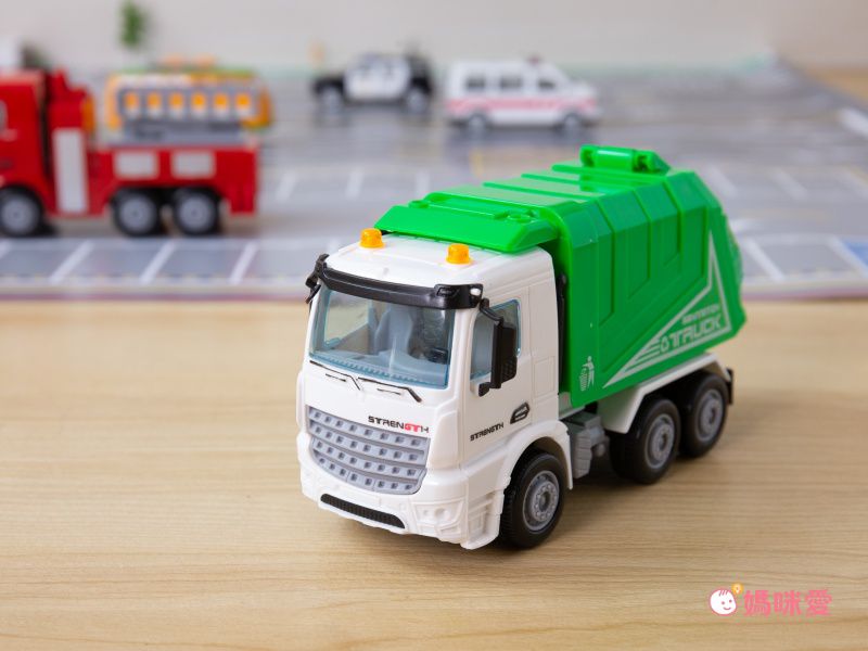 樂彩森林 - 【超值獨家優惠】1:40磨輪車系列-環保垃圾車 + 1:40磨輪車系列-消防升降車