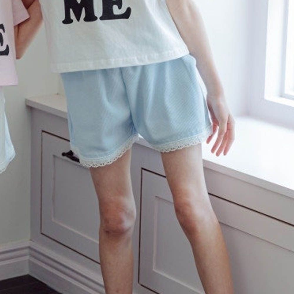 鬆緊腰蕾絲邊點綴短褲-淺藍