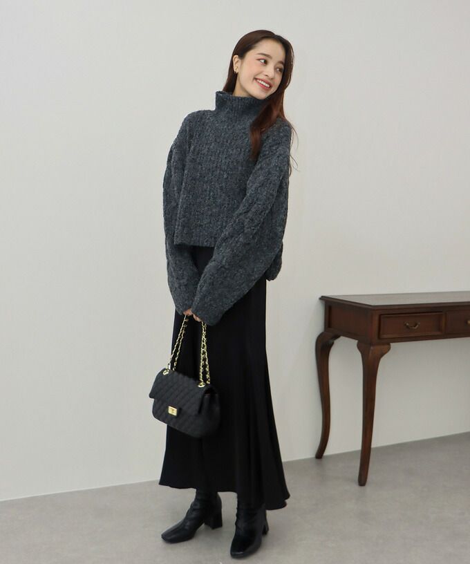 日本 BLUE EAST - 高領麻花編泡泡袖短版毛衣-象牙杏