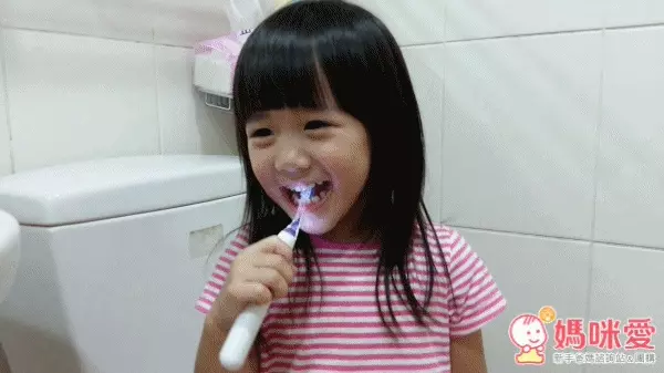 日本 Combi 兒童電動牙刷 ✕ 牙膏