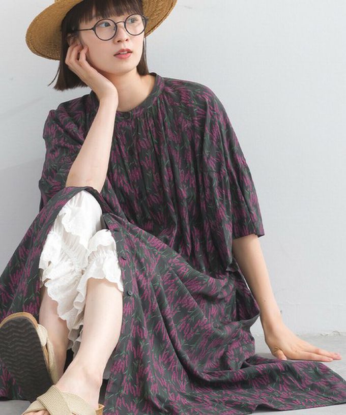 日本 Lupilien - 柔滑嫘縈植物印花寬鬆短袖洋裝-綠x桃