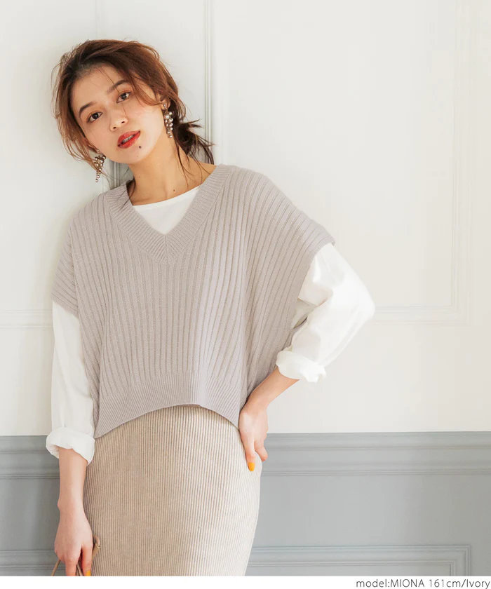 日本 COCA - 百搭彈性短版針織背心-黑