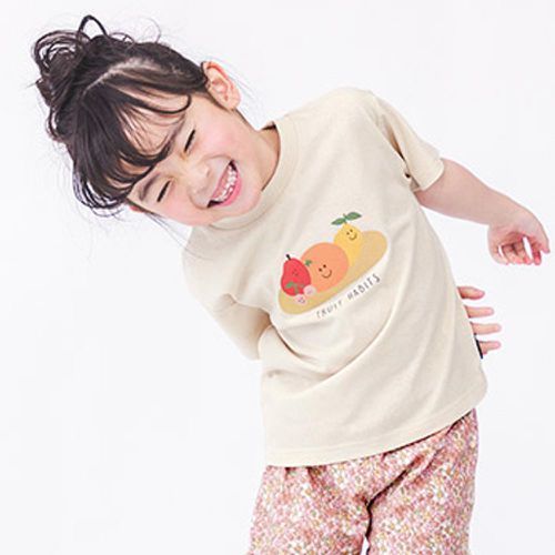 日本 ZOOLAND - 甜美女孩圓領短袖上衣-水果-淺卡其