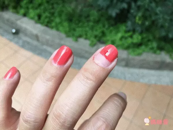 一撕即卸指尖派對-隨書附贈：12色MIT水性可剝式健康指甲油＋彩繪筆2支