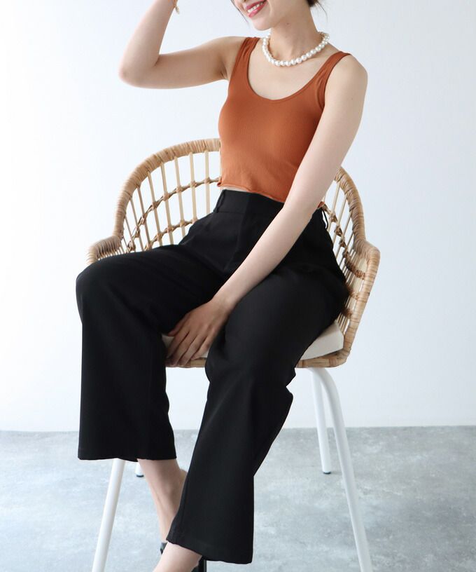 日本 BLUE EAST - 短版無袖背心/上衣(附Bra)-米杏