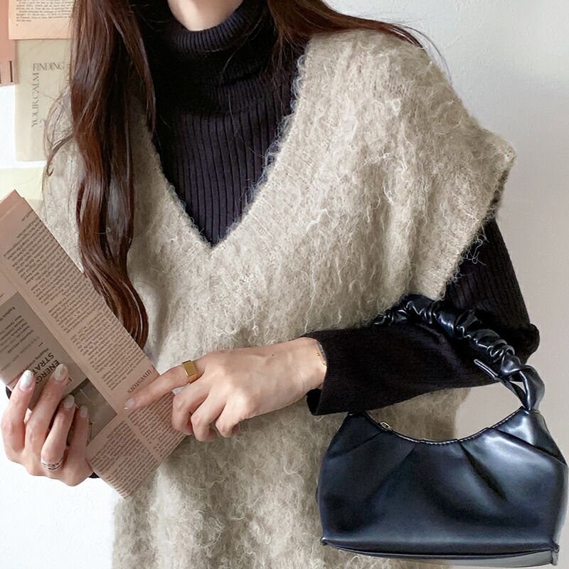 日本 Classical Elf - V領輕量柔軟毛絨穿搭背心-灰棕