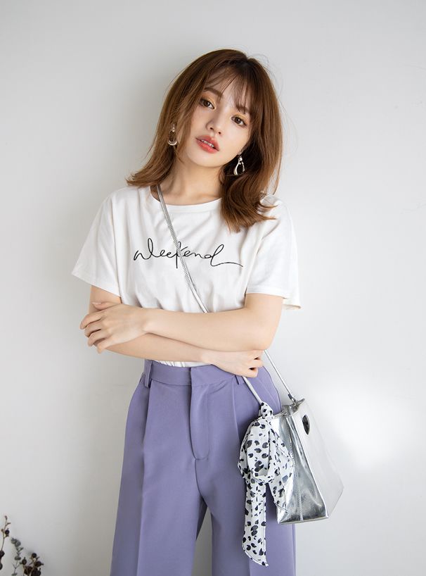 日本 GRL - 質感百搭草寫英文短T-莫蘭迪綠