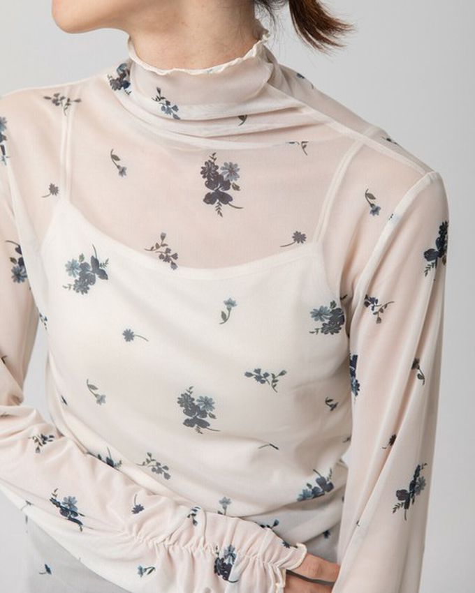 日本 gleam - 優雅小花木耳邊透膚高領長袖上衣-咖啡x黃花