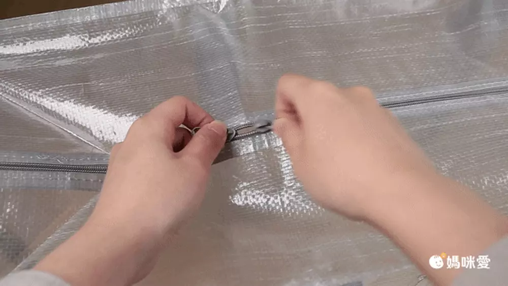 日本代購 - [日本主婦推薦] 半透明多功能衣物收納袋(可肩背/手提) 3入組-淺灰 (L(47x20x36cm))