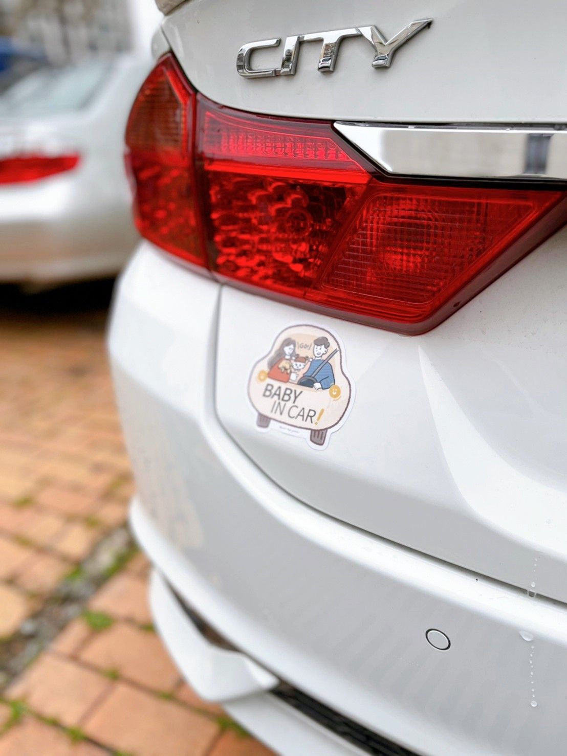 年年.studio - 不殘膠baby in car車貼-男孩款 (w10.5x9.5cm)