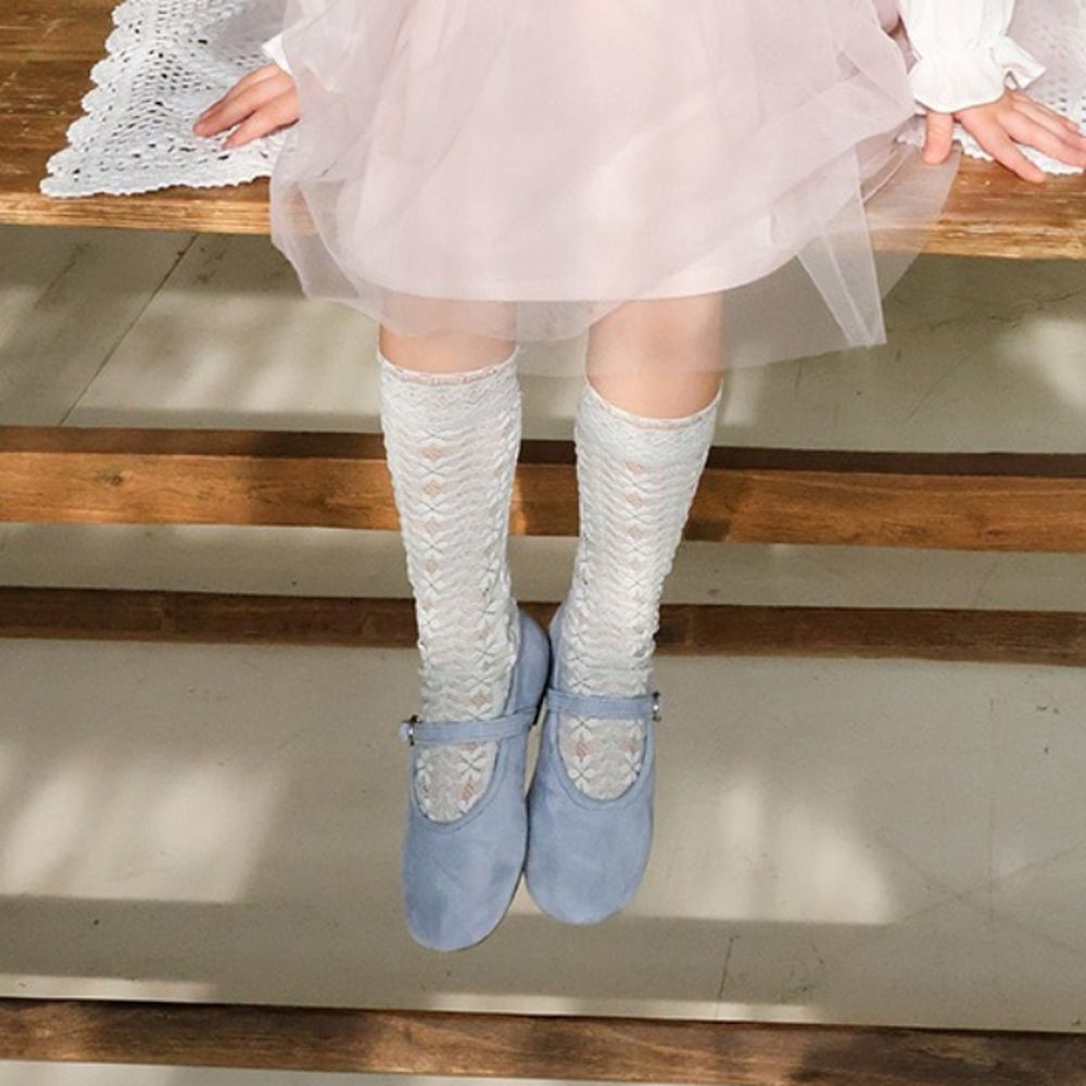 Puellaflo 法式鏤空刺繡花紋中長筒襪-灰藍