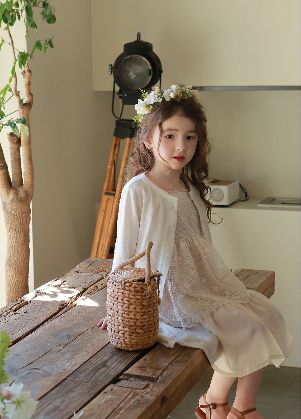 韓國 PuellaFLO - 鏤空花瓣下襬小外套-象牙白