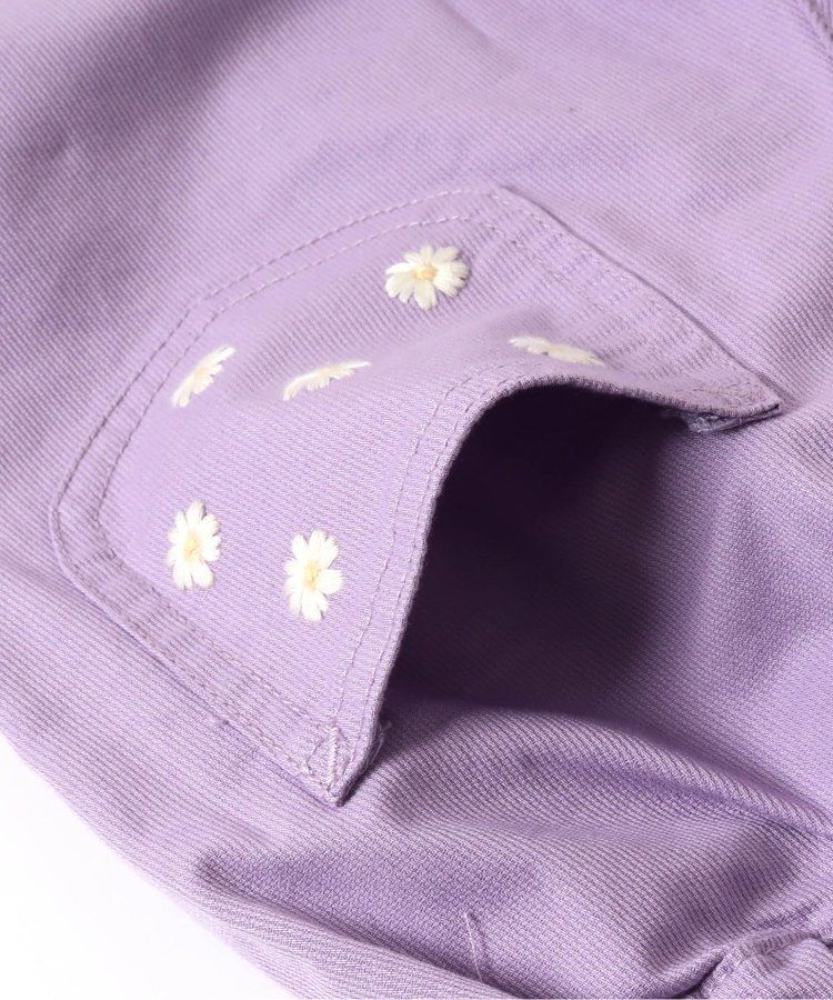 日本 apres les cours - 雛菊刺繡口袋下擺荷葉休閒九分褲-丹寧藍