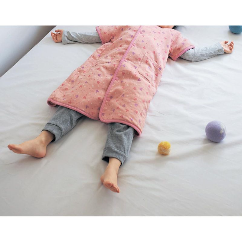 日本千趣會 - 迪士尼 刷毛保暖防踢被/背心-滿版米奇-深灰