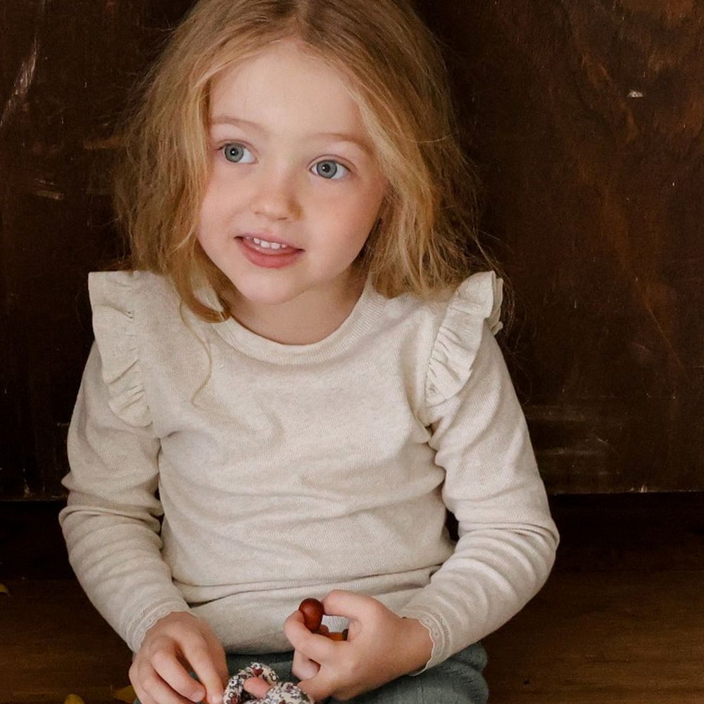 Puellaflo 精緻蕾絲袖口彈力長袖上衣-燕麥