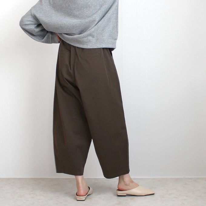 日本女裝代購 - [熱銷款] 超藏肉休閒錐形美腿褲-卡其